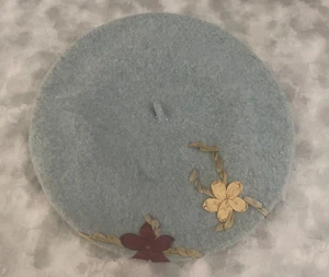 Neu 1990er Vintage Complit Italien Wolle Baskenmütze blau mit gestickten Blumen Band Detail - Bild 1 von 5