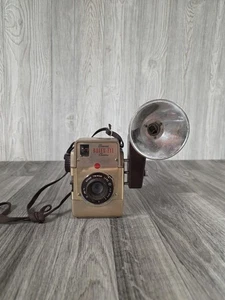 Kodak Brownie Bulls-Eye Kamera - Kodak Twindar Objektiv - 1954 bis 1958 - ungetestet - Bild 1 von 9