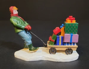 Carro tirador Lemax Christmas Village Town Boy lleno de regalos - Imagen 1 de 7