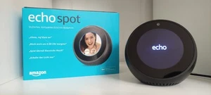 Amazon Echo Spot Intelligenter Lautsprecher Bildschirm mit Alexa, Wecker schwarz - Bild 1 von 1