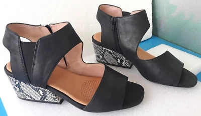 Corso Como CC SAYGE ~ Estampa de cobra /Sandálias de salto no tornozelo de couro preto Wo's 7M ~Zip - Imagem 1 de 4