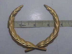 Cadillac Gold Wreath Emblem 3 3/4" OEM - Bild 1 von 3