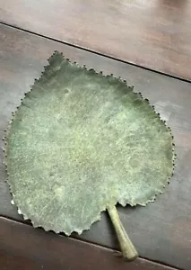 Bandeja de escultura de hoja de metal cortada antorcha brutalista arte botánico pátina vértigris 19 - Imagen 1 de 2