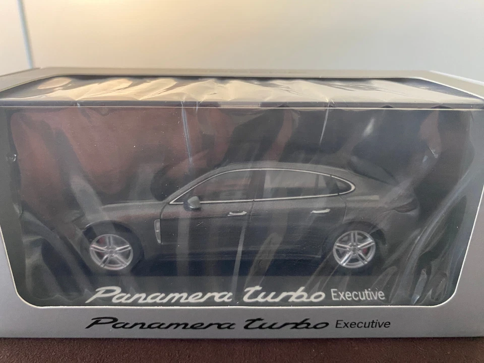 Porsche Panamera Turbo executive Herpa 1/43 - Immagine 1 di 1