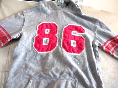 Sudadera con Capucha TAREA By Rue 21 Love, Mujer Talla S, Gris Con Rosa Foto 1 de 4