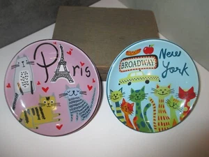 TWO Frisco Ceramic CAT BOWLS ~ Non-Skid ~ Broadway New York and Paris France - Picture 1 of 7