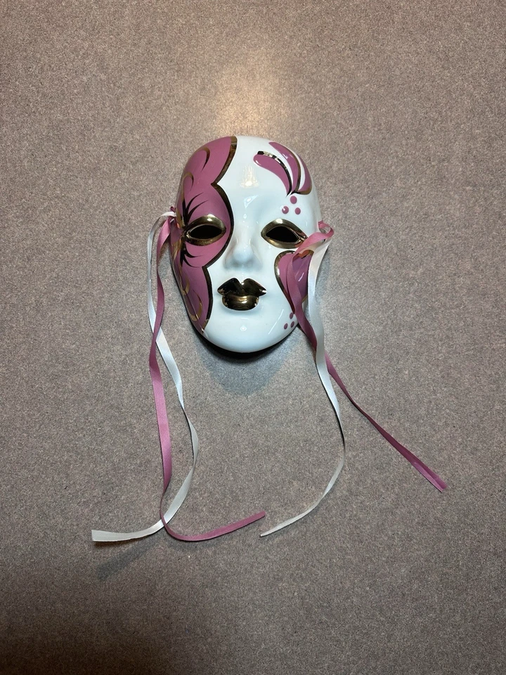 Máscara de cerámica vintage Sally New Orleans Mardi Gras, hecha a mano, firmada Foto 1 de 1