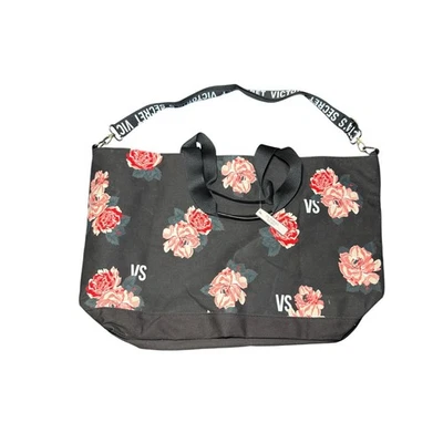 NUEVO CON ETIQUETAS Victorias Secret Bolso Mensajero Floral Fin de Semana 2018 Viaje Vacaciones Foto 1 de 4