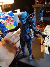 NECA NES JUNGLE HUNTER PREDATOR 8 bit 7" Movie Video Game NINTENDO Action Figure