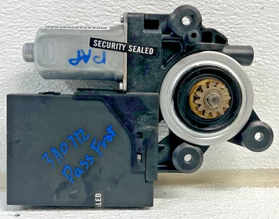 2005-2011 Volvo V50 right passenger front power window motor OEM 31296175AA - Image 1 of 4