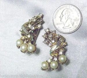Clip Earrings, Sim. Pearl, Round & Baguette Rhinestone Spray, Elegant Vintage - Picture 1 of 3