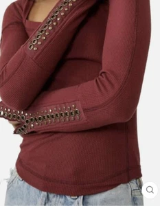 Top térmico Free People manga tachonada S nuevo sin etiqueta $78 - Imagen 1 de 10