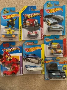 Hot Wheels Skate Punk Bump Around La Fasta Play Set of 7 Treasure Hunt - Picture 1 of 8