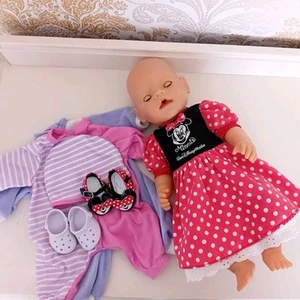 Schönes Baby Born Paket in Disney Mickey Mouse Kleid Schuhe extra Outfit/Schuhe - Bild 1 von 15