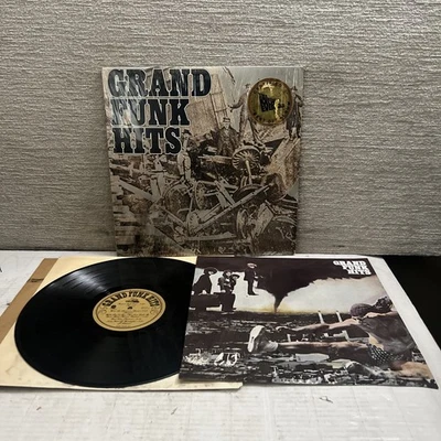 Grand Funk Hits LP Vinyl Record 1976 Capitol ST-11579 Grand Funk Railroad w Book — 第 1/4 张图片