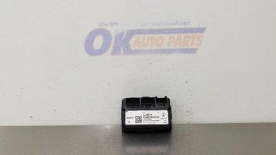 18 CADILLAC ESCALADE TRANSFER CASE CONTROL MODULE 84219971 - Image 1 of 4