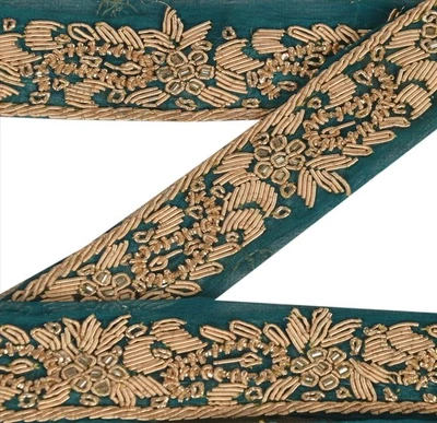 Cinta de encaje verde con cuentas a mano borde sánscrito vintage de sari de 1 yarda Foto 1 de 4