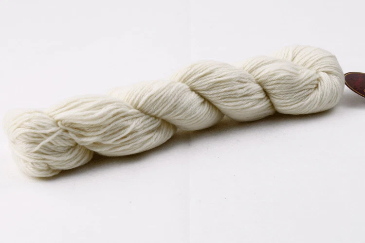 4 ply sport weight 100% cashmere yarn 50 gram 175 yards creamy white C1301 - Image 1 of 1
