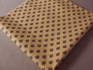coupon tissu   " Provençal   "  jaune     63  X  64  cm 
