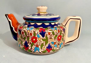 Tetera de Cerámica Armenia con Tapa Azul Geométrica/Floral - Hecha en Tierra Santa - Imagen 1 de 6
