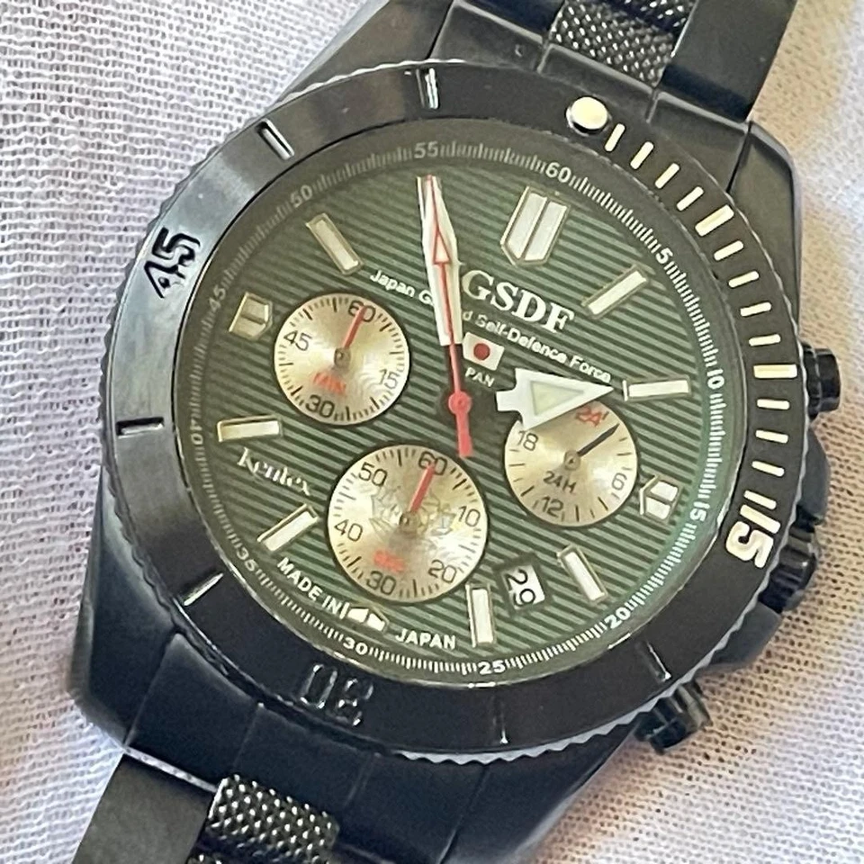 Reloj de cuarzo cronógrafo KENTEX JGSDF 4795 esfera verde 42 mm Japón usado Foto 1 de 4