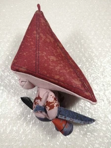 PELUCHE (PLUSH) - SILENT HILL RED PYRAMID THING (S 13CM) JAPAN NEW - Picture 1 of 2
