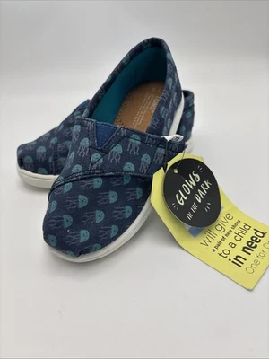 TOMS Tiny Classic Slip On Kids Shoes Glow In The Dark Jellyfish Blue Youth Sz 9 - Image 1 of 4