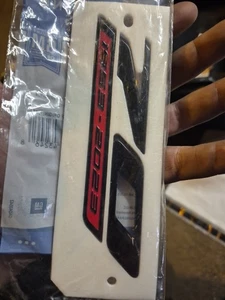 Genuine GM 85113506 2023 Chevrolet Corvette C8 70th Anniversary Fender Emblem - Bild 1 von 3