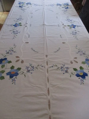 BELLE NAPPE ANCIENNE BRODEE MAIN - Photo 1/4
