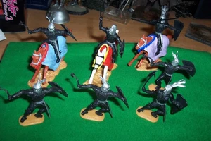 TIMPO TOYWAY SWOPPET BLACK KNIGHTS - Picture 1 of 6