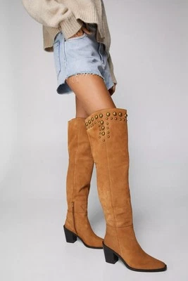 Botas Nasty Gal Sobre la Rodilla Tachonadas Marrón Camel Talla 40 Interior Cremallera Tacón EE. UU. 9 Foto 1 de 4