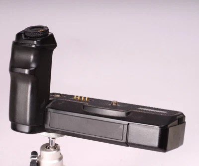 CONTAX 159 WINDER W-7 WORKING FOR CONTAX 159 35MM SLR - Image 1 of 4