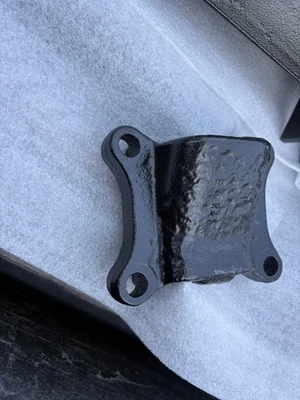 OBS F350 Ford Dana 60 front drivers spring plate Ubolt saddle E5TZ-5A316-A - Image 1 of 2