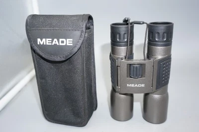 Meade 8x32 Inch Binoculars with Case 264 Feet/1000 Yards - Image 1 of 4