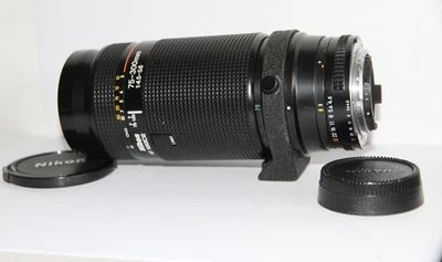 NIKON F AF Nikkor 75-300mm f/4.5-5.6 Telephoto Macro Zoom Lens. - Image 1 of 4