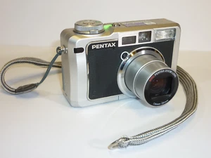 Pentax Optio 750Z 7.0MP Selfie Screen Digital Camera inc Traditional View Finder - Picture 1 of 11