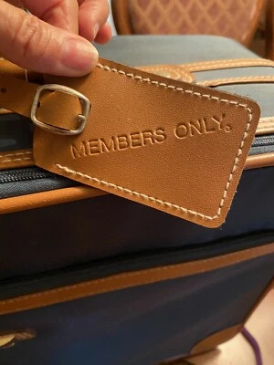 Maleta de lona True Vintage solo para miembros verde marrón ribete tren estuche durante la noche Foto 1 de 4