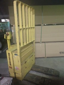 HYSTER Model W40BL 4000 LB CAPACITY ELECTRIC PALLET JACK - Picture 1 of 12