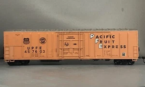 Athearn - Pacific Fruit Express - 57' Mechanical Reefer + Wgt # 457603 - Picture 1 of 6