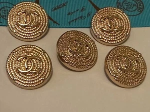 5 VINTAGE CHANEL KNÖPFE GOLD SEIL METALL IKONISCHES DESIGN Gold CC Logo, 25mm - Bild 1 von 17