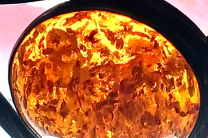 JEWELRY VINTAGE AMBER BRACELET .63oz TOTAL WEIGHT - Picture 1 of 2