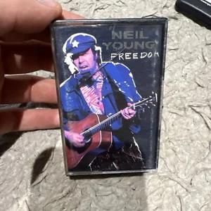 NEIL YOUNG FREEDOM CASSETTE ALBUM Classic Rock Acoustic Electric Linda Ronstadt - Picture 1 of 3