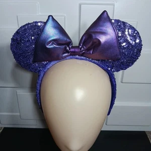 Diadema con lazo orejas de Minnie Mouse de los parques de Disney lentejuelas moradas - Imagen 1 de 6