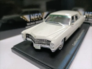 Neo 1:43 Cadillac Fleetwood 75 1966 Wood Luxury Sedan Model - Picture 1 of 22