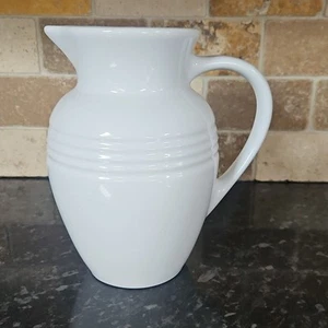 Le Creuset 10-24 White Breakfast Jug / Pitcher 9" Tall 2.2l - Picture 1 of 9