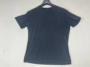 Lululemon Camicia Uomo Manica Corta Righe Fade Nera Taglia M-L Vedi Misure - Foto 1 di 6