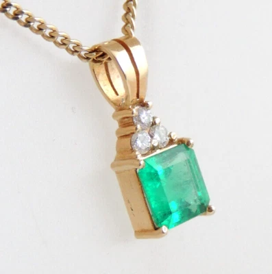 Kostbarer Smaragd Anhänger aus 750er Gold 18 Karat + Diamanten - Bild 1 von 4