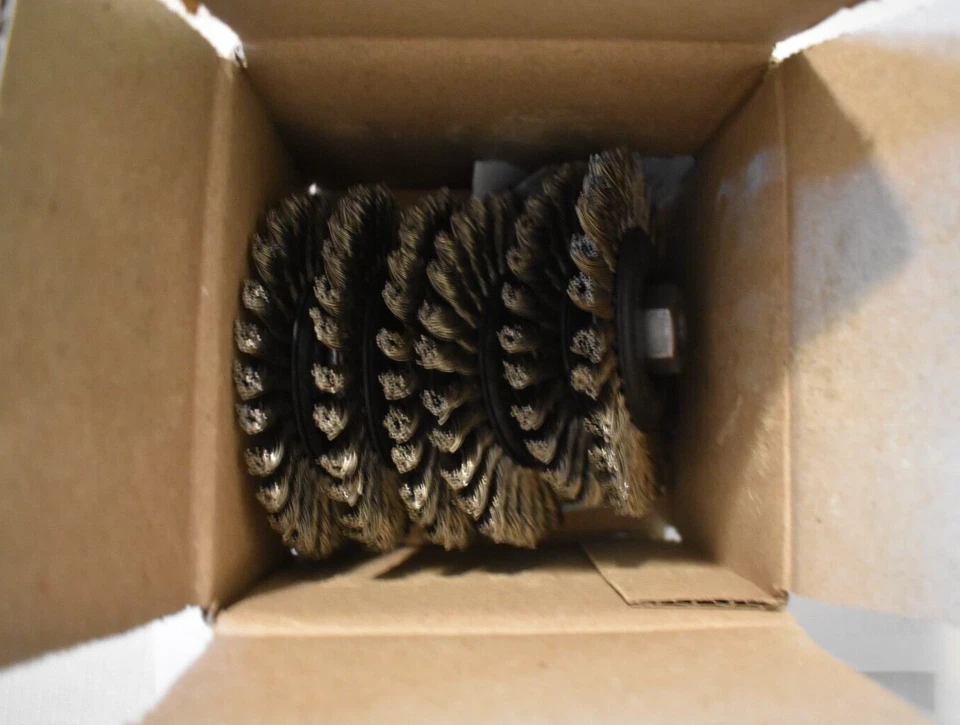 DEWALT DW49204 High Performance Wire Wheel Brush 4 in Dia X 5/8-11 Stainless Steel