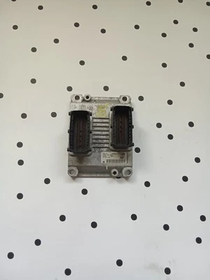 OEM 2000-2005 Saturn L300 Vue Engine Computer | 0261204591 - Image 1 of 3