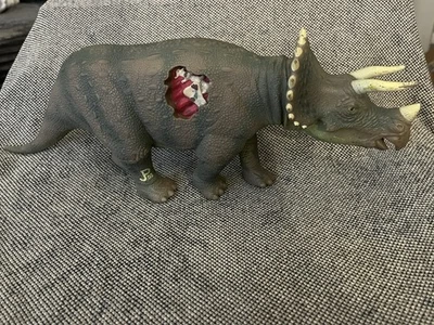 Figura de juguete Kenner Jurassic Park JP08 Triceratops Dino dañado 1993 - sin cubierta Foto 1 de 4